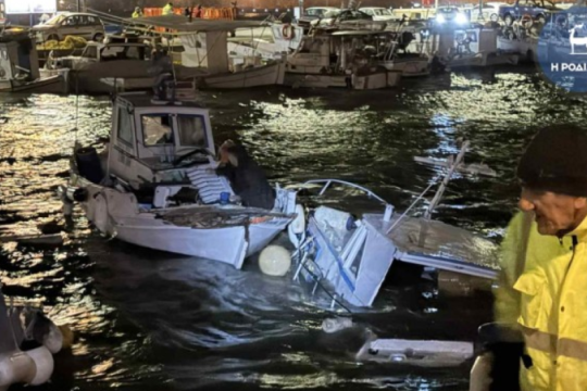 Διακοπές ρεύματος και αναστολές δρομολογίων στη Ρόδο λόγω κακοκαιρίας [βίντεο]